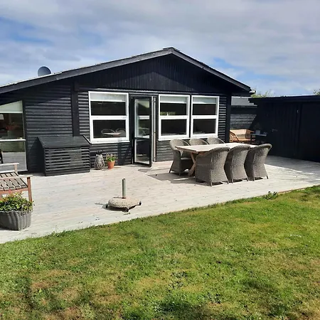 Cozy Summer House In For 5 People Feriehus