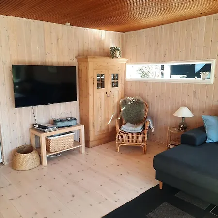 Cozy Summer House In For 5 People Lønstrup