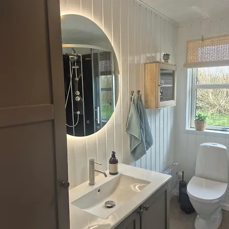 Cozy Summer House In For 5 People Nyaraló